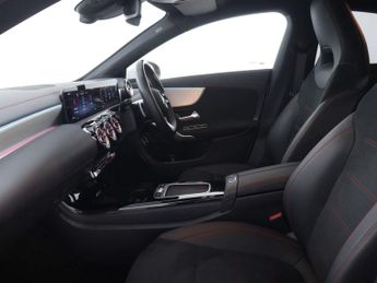 MERCEDES-BENZ CLA 1.3 CLA 180 AMG Lne Premium MHEV A 4dr