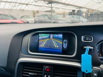 VOLVO V40 2.0 V40 R-Design Nav+ D3 Auto 5dr