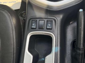 NISSAN NAVARA 2.3 Navara Tekna dCi Auto 4WD 5dr