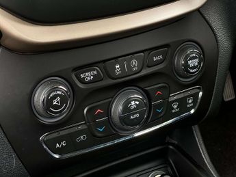JEEP CHEROKEE 2.0 Cherokee Longitude MultiJet 5dr