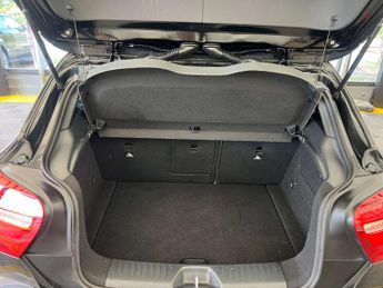 MERCEDES-BENZ A-CLASS 2.1 A 200 D Sport Edition Auto 5dr