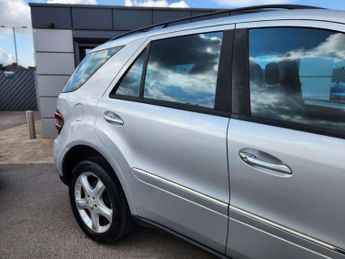 MERCEDES M-CLASS 3.0 ML 280 CDi Sport Auto 4WD 5dr