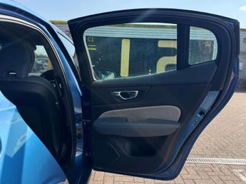 Volvo S60 2.0 S60 R-Design B5 MHEV Auto 4dr