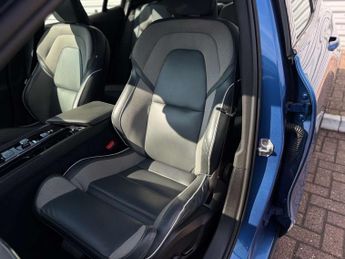 Volvo S60 2.0 S60 R-Design B5 MHEV Auto 4dr