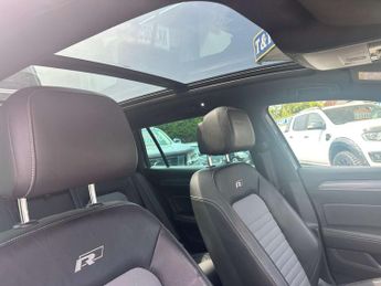 VOLKSWAGEN PASSAT 2.0 Passat R-Line TDI BlueMotion Technology Semi-Auto 5dr
