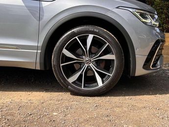 VOLKSWAGEN TIGUAN 2.0 Tiguan Allspace R-Line TDI Semi-Auto 5dr