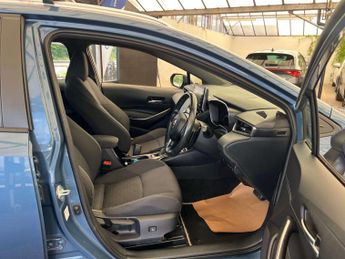 TOYOTA COROLLA 2.0 Corolla Icon Tech HEV CVT 5dr