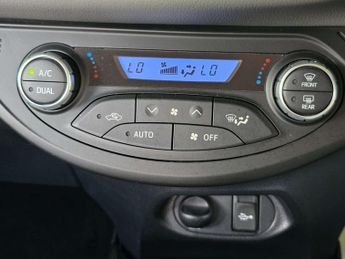 TOYOTA YARIS 1.5 Yaris Icon Tech VVT-i HEV CVT 5dr