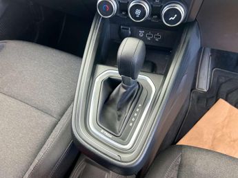 RENAULT CLIO 1.6 Clio Iconic E-Tech Auto 5dr