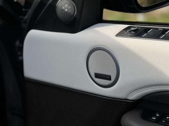 LAND ROVER DISCOVERY 3.0 Discovery HSE TD6 Auto 4WD 5dr