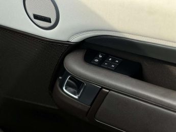 LAND ROVER DISCOVERY 3.0 Discovery HSE TD6 Auto 4WD 5dr