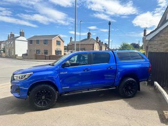 TOYOTA HILUX 2.4 HI-Luxury Invincible X D-4D 4WD Double Cab Auto 4WD 5dr