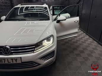 Volkswagen TOUAREG 3.0 TDI V6 BlueMotion Tech R-Line Plus SUV 5dr Diesel Tiptronic 