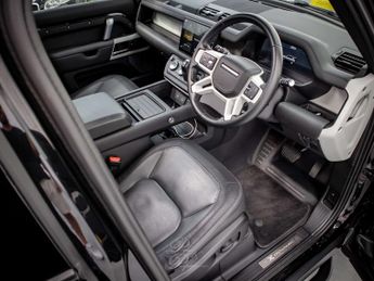 LAND ROVER DEFENDER 3.0 Defender X-Dynamic HSE D MHEV Auto 4WD 5dr