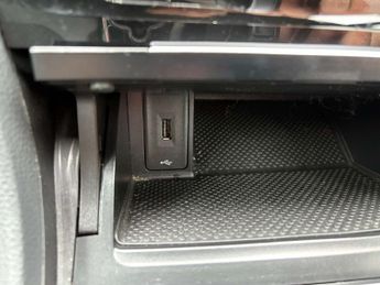 VOLKSWAGEN GOLF 1.5 Golf R-Line TSi Evo Semi-Auto 5dr