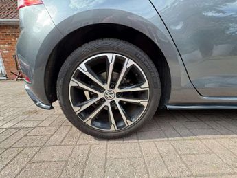 VOLKSWAGEN GOLF 1.5 Golf R-Line TSi Evo Semi-Auto 5dr