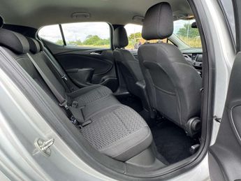 VAUXHALL ASTRA 1.6 Astra SRI Nav CDTI S/S Auto 5dr