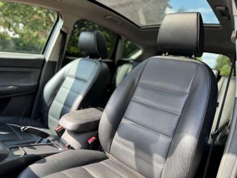 FORD KUGA 2.5 Kuga Titanium T Auto 4WD 5dr