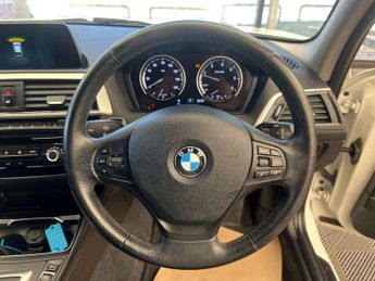 BMW 1 SERIES 2.0 118D SE Auto 5dr