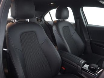 MERCEDES-BENZ A-CLASS 1.3 A 200 Sport Exeutive Auto 4dr