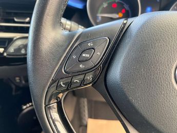 TOYOTA C-HR 1.8 C-HR-Dynamic HEV CVT 5dr