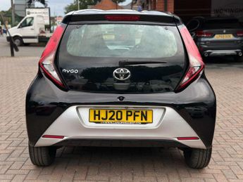TOYOTA AYGO 1.0 Aygo X-Play VVT-i CVT 5dr