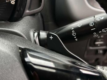 TOYOTA AYGO 1.0 Aygo X-Play VVT-i CVT 5dr