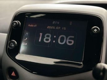 TOYOTA AYGO 1.0 Aygo X-Play VVT-i CVT 5dr