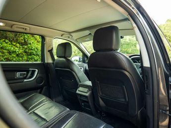 LAND ROVER DISCOVERY SPORT 2.0 Discovery Sport Black HSE TD4 Auto 4WD 5dr