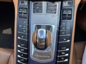 Porsche PANAMERA 4.8 Panamera 4s Semi-Auto 4WD 5dr