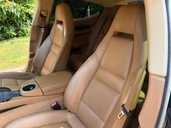 Porsche PANAMERA 4.8 Panamera 4s Semi-Auto 4WD 5dr