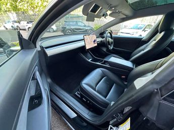 TESLA MODEL 3 Model 3 Long Range AWD 4WD 4dr