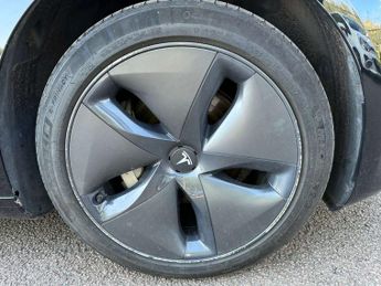 TESLA MODEL 3 Model 3 Long Range AWD 4WD 4dr