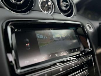 JAGUAR XJ 3.0 XJ Portfolio V6 D Auto 4dr
