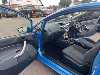 FORD FIESTA 1.4 Fiesta Titanium Auto 3dr