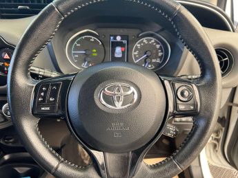 TOYOTA YARIS 1.5 Yaris Icon VVT-i HEV CVT 5dr