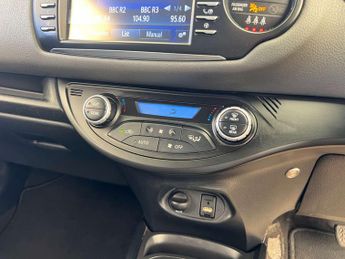 TOYOTA YARIS 1.5 Yaris Icon VVT-i HEV CVT 5dr