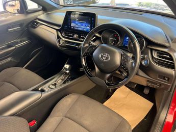 TOYOTA C-HR 1.8 C-HR Icon HEV CVT 5dr