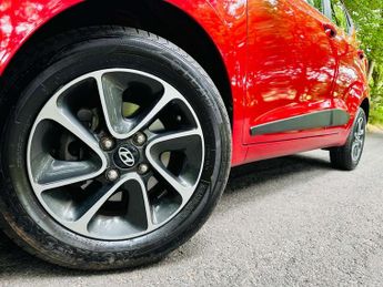 HYUNDAI I10 1.2 i10 Premium Auto 5dr