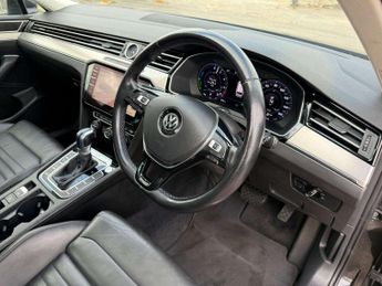 VOLKSWAGEN PASSAT 1.4 Passat GTe Advance Semi-Auto 5dr