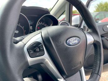 FORD FIESTA 1.6 Fiesta Zetec Auto 5dr