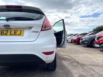FORD FIESTA 1.6 Fiesta Zetec Auto 5dr