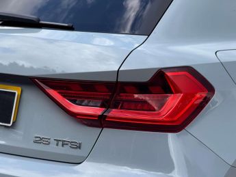 Audi A1 1.0 A1 Sportback 25 TFSI Black Edition Semi-Auto 5dr