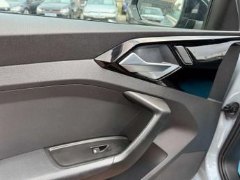 Audi A1 1.0 A1 Sportback 25 TFSI Black Edition Semi-Auto 5dr