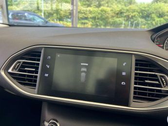 PEUGEOT 308 1.2 308 Allure PureTech S/S Auto 5dr