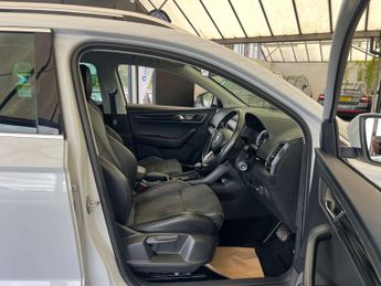 SKODA KAROQ 2.0 Karoq SE L TDI SCR 4x4 Semi-Auto 4WD 5dr