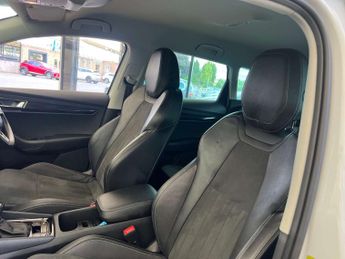 SKODA KAROQ 2.0 Karoq SE L TDI SCR 4x4 Semi-Auto 4WD 5dr