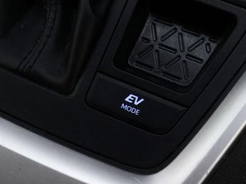 TOYOTA RAV4 2.5 RAV4 Design HEV 4x2 CVT 5dr
