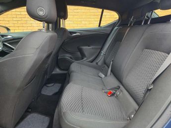 VAUXHALL ASTRA 1.6 Astra SRI Nav CDTI Auto 5dr