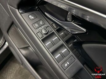 Land Rover Range Rover Evoque 2.0 D240 R-Dynamic HSE SUV 5dr Diesel Auto 4WD Euro 6 (s/s) (240